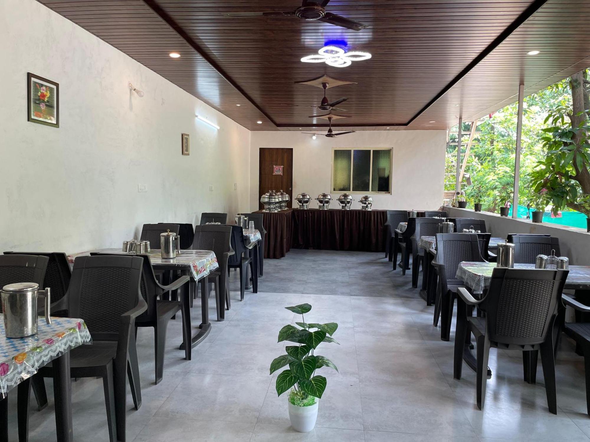 Riverland Farm And Resort Karjat Esterno foto