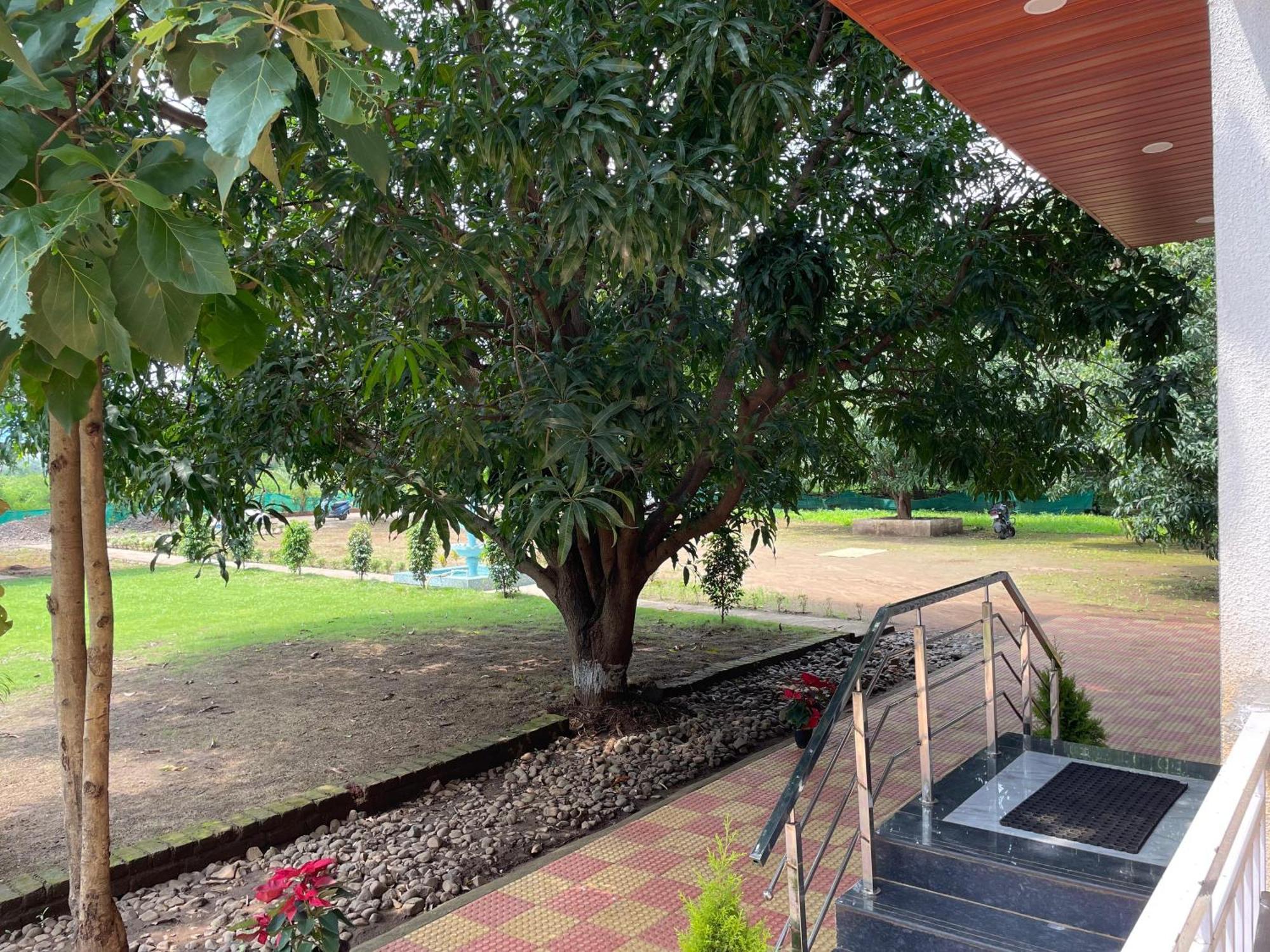 Riverland Farm And Resort Karjat Esterno foto