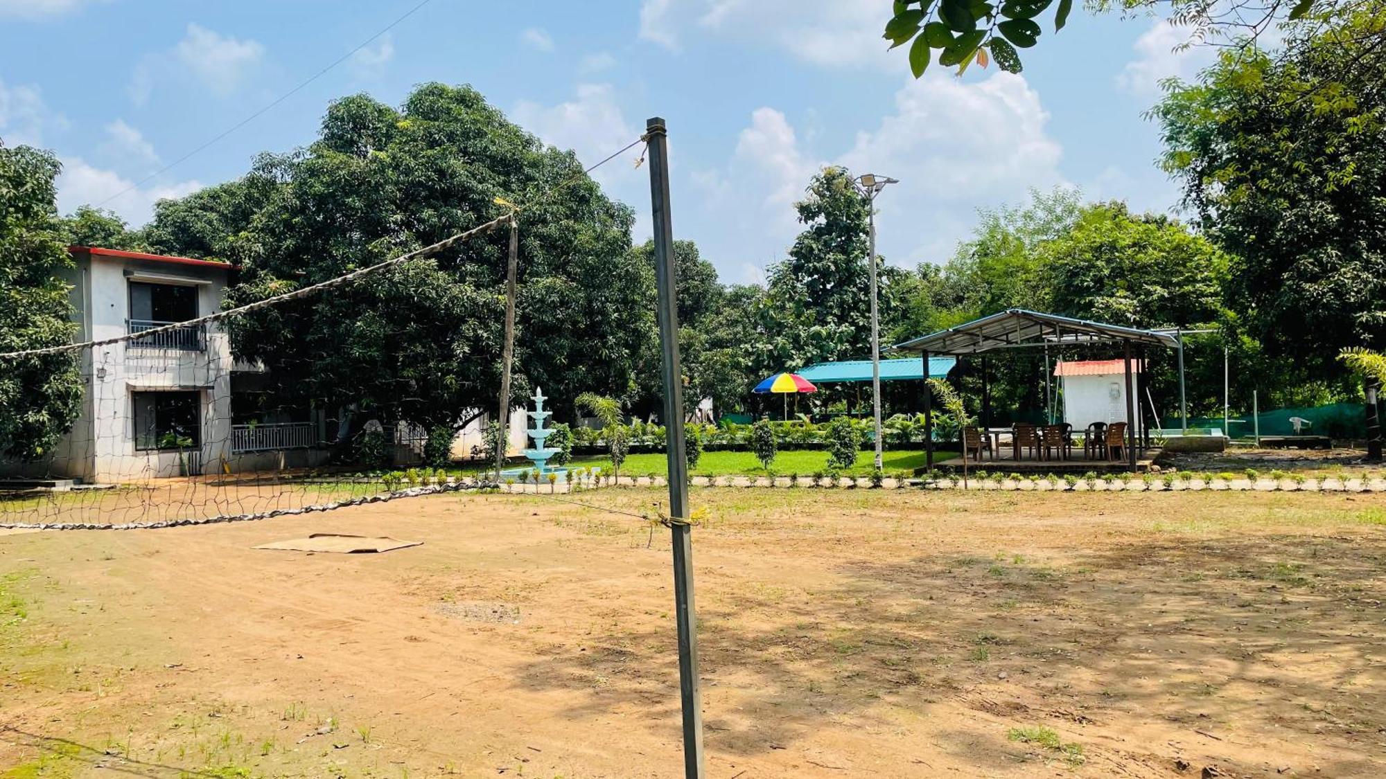 Riverland Farm And Resort Karjat Esterno foto