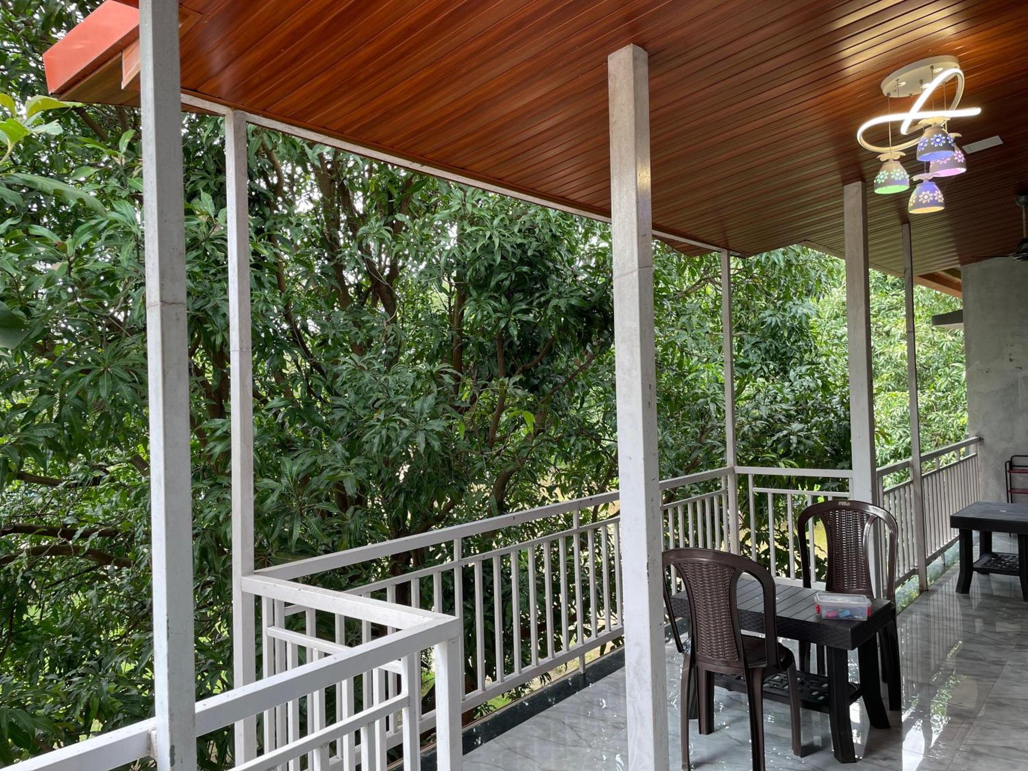Riverland Farm And Resort Karjat Esterno foto