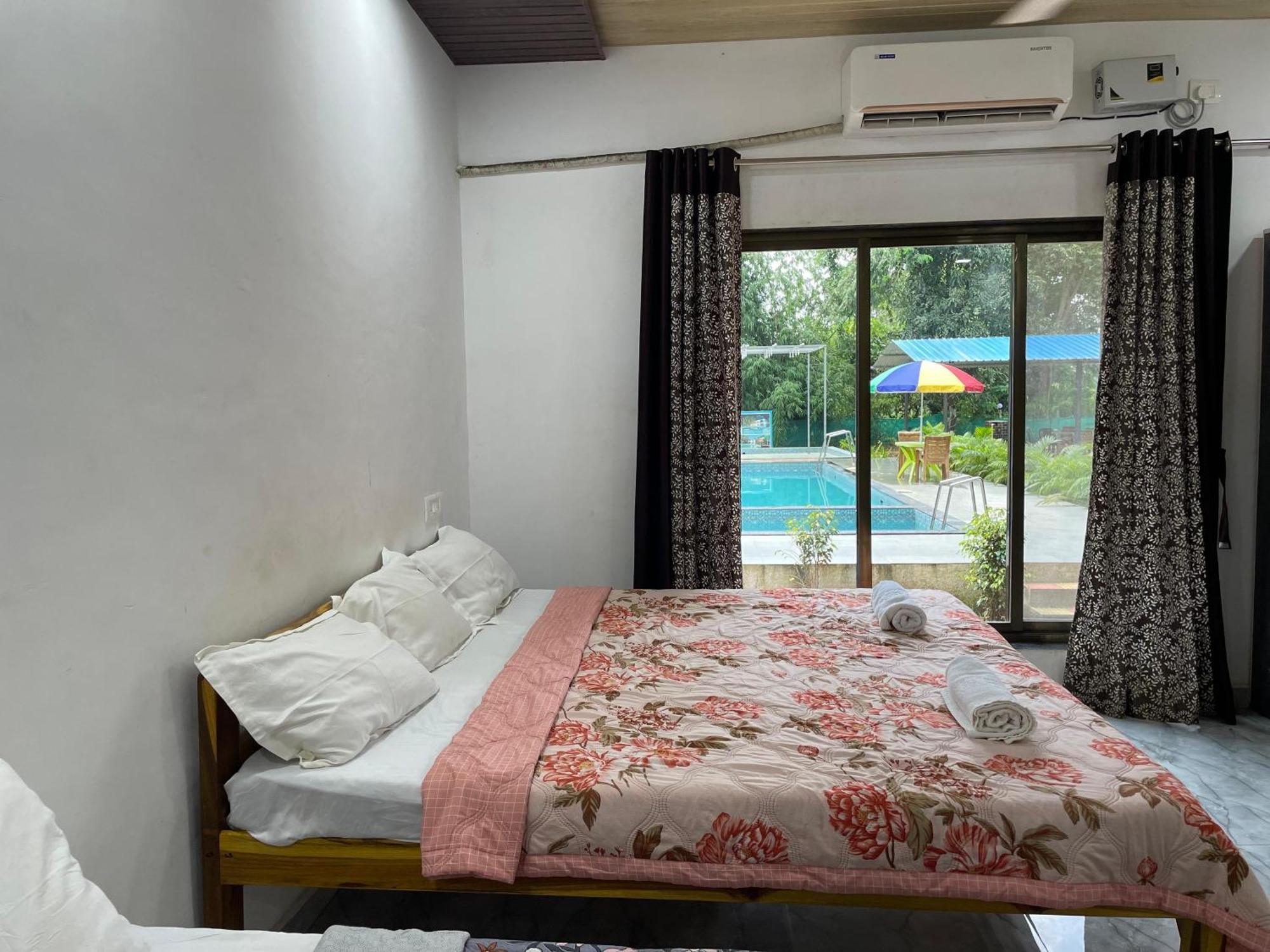 Riverland Farm And Resort Karjat Esterno foto